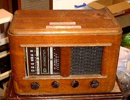 CoLumbus 45 Radio Before Restoration.