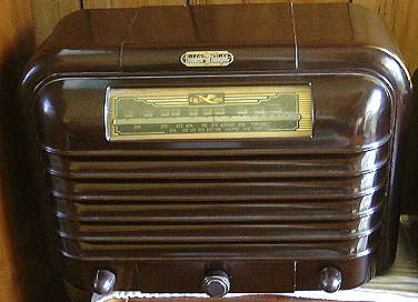 Golden Knight Bakelite Radio