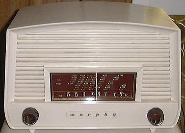 Murphy Bakelite radio
