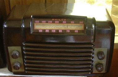 Philco Bakelite radio