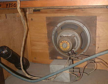 Unidentified Console radio rear