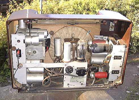 Pilips Radio Chassis showing the 3 Sections.